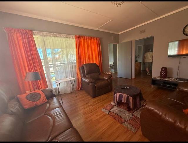 3 BEDROOM HOUSE FOR SALE IN VANDERBIJLPARK SE 1